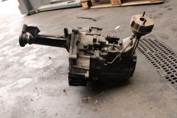 BOITE DE VITESSE VW T4 1.9TD ( 5VITESSES ) - Vue 2